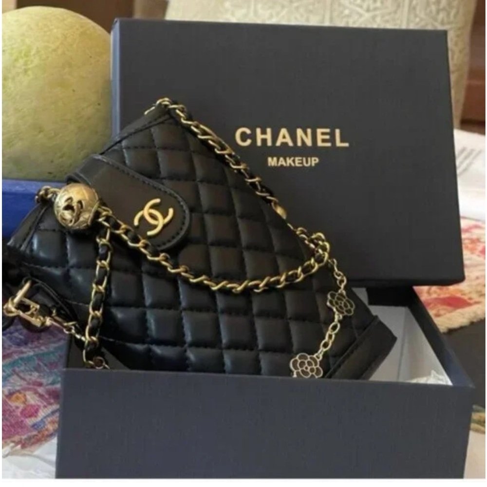 VIP CC Beauty Novelty Bag Black Quilted Gold Bag Gift VIP
